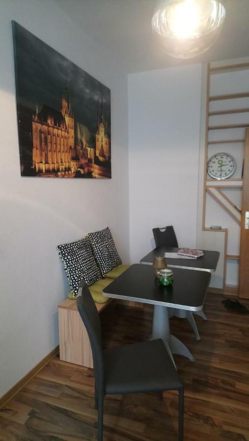 Gemuetliche Ferienwohnung Im Erdgeschoss- Jenaer Strasse إرفورت المظهر الخارجي الصورة